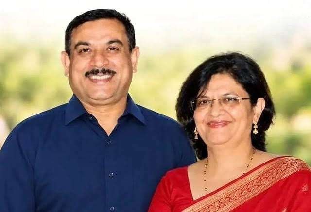 IAS-IPS-Couple-corruption